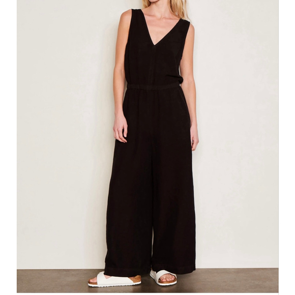 SUNDRY Pants - Women's Sundry 100% linen Black Sleeveless V-Neck Linen Jumpsuit Size S